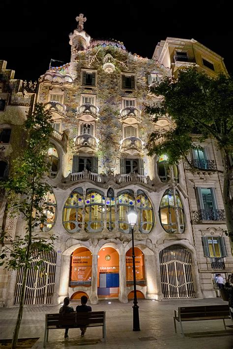 Rediscovering Casa Batlló at Night: A Captivating Experience
